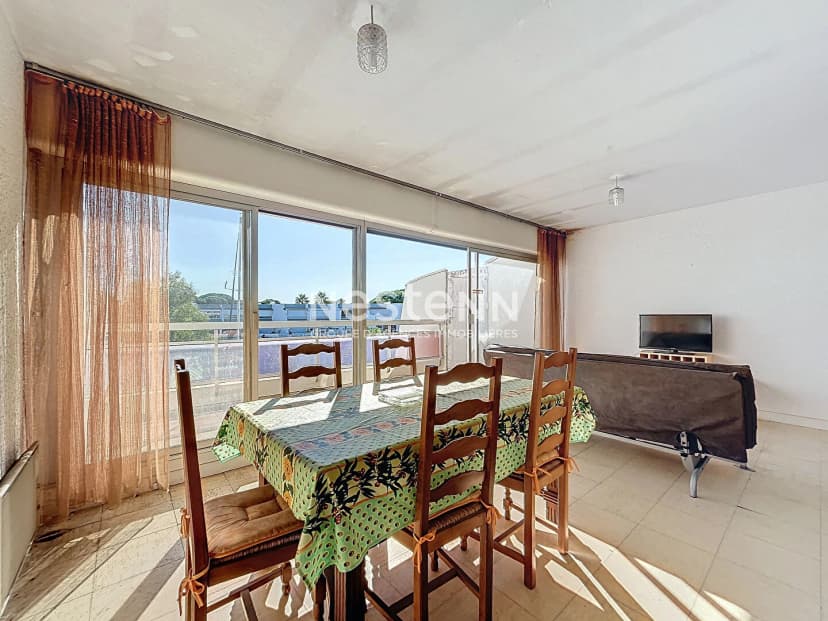 thumbnail of estate's photo