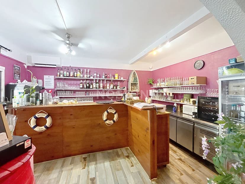 thumbnail of estate's photo