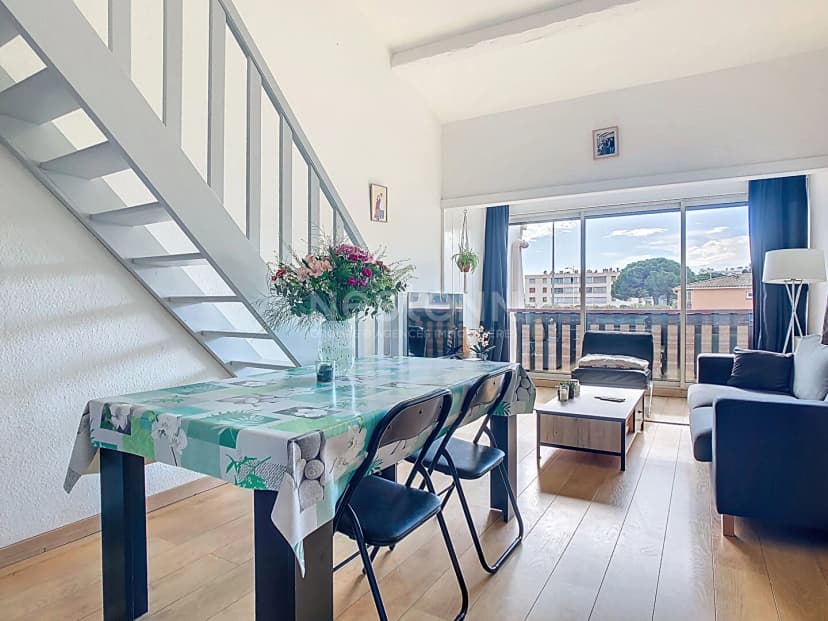 thumbnail of estate's photo