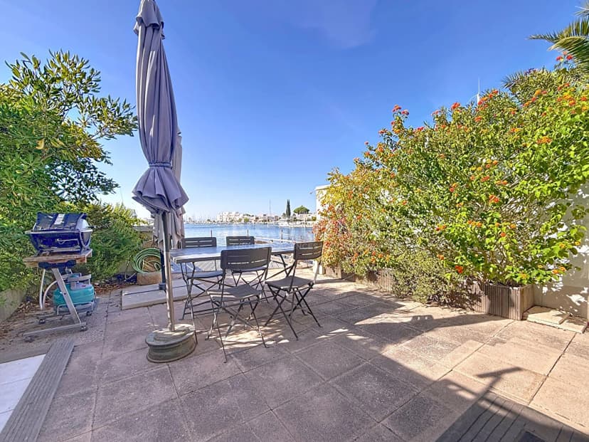 thumbnail of estate's photo