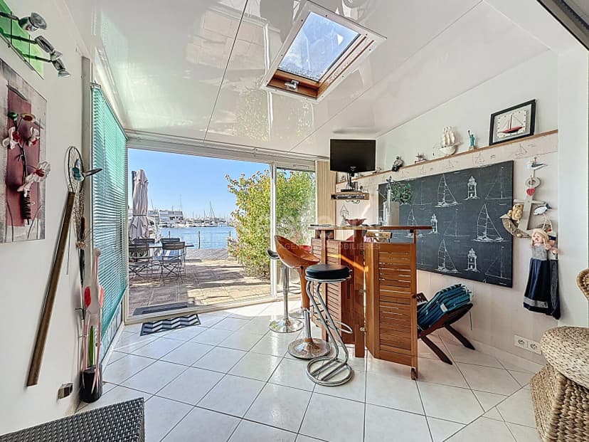 thumbnail of estate's photo