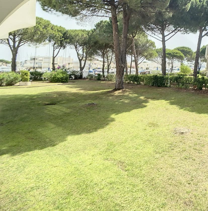 thumbnail of estate's photo