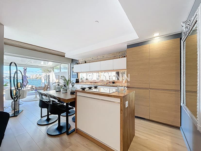 thumbnail of estate's photo