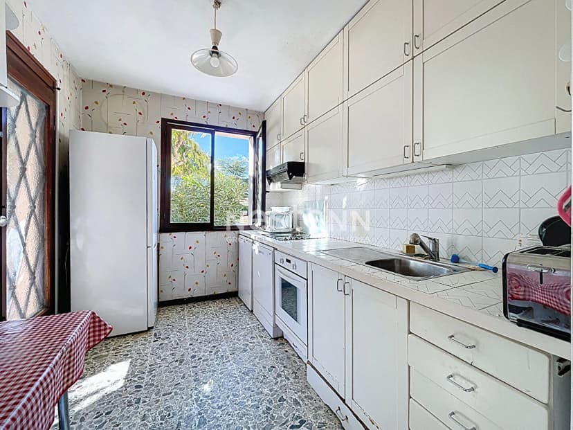 thumbnail of estate's photo