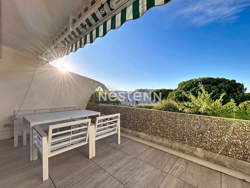 thumbnail of estate's photo