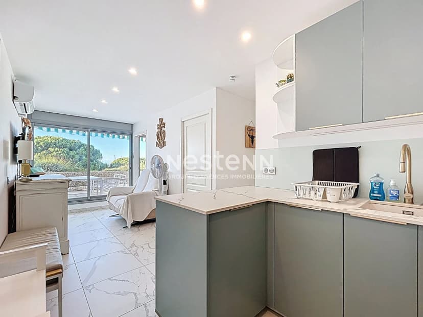 thumbnail of estate's photo