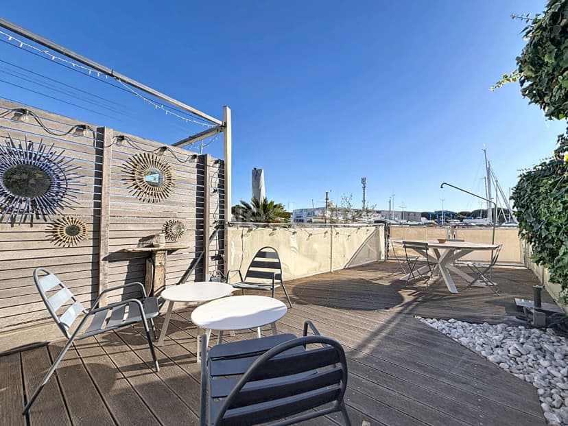 thumbnail of estate's photo