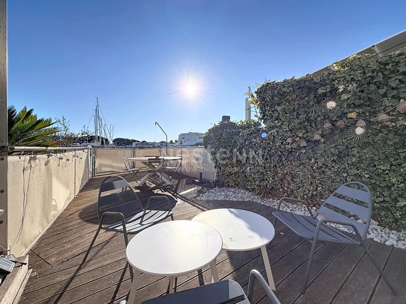 thumbnail of estate's photo