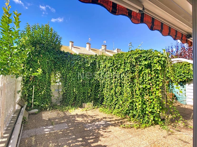 thumbnail of estate's photo