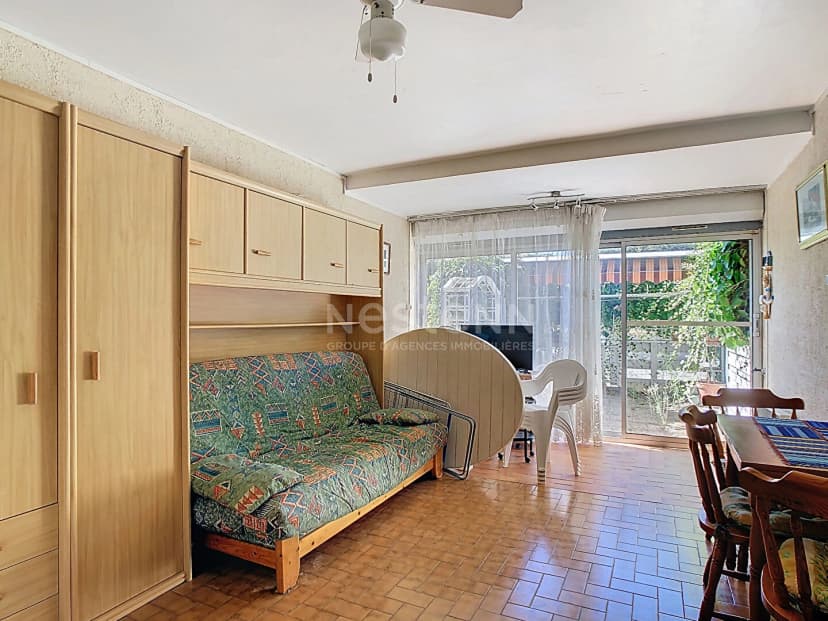 thumbnail of estate's photo