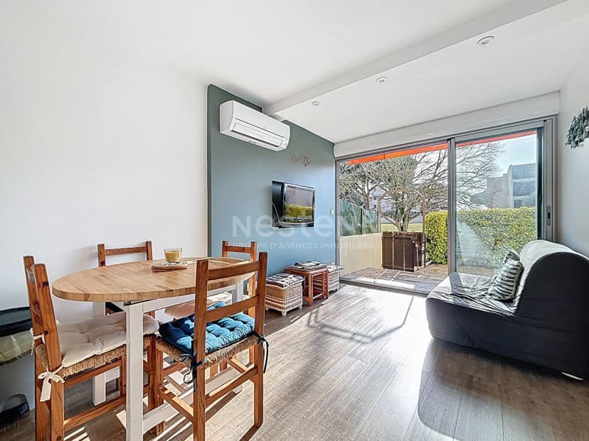 thumbnail of estate's photo