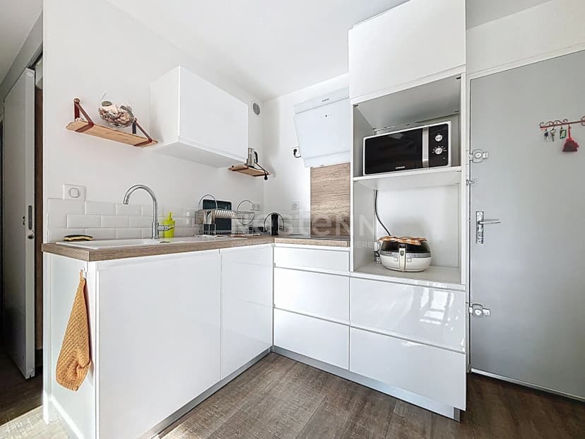 thumbnail of estate's photo