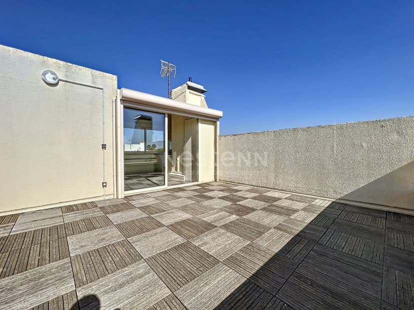 thumbnail of estate's photo