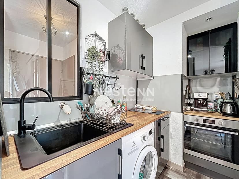 thumbnail of estate's photo