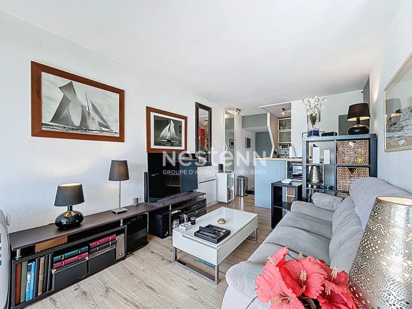 thumbnail of estate's photo