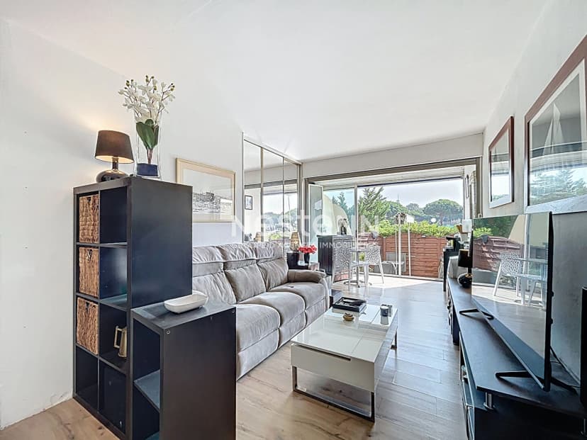 thumbnail of estate's photo