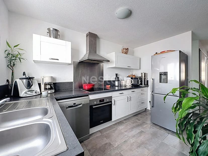 thumbnail of estate's photo