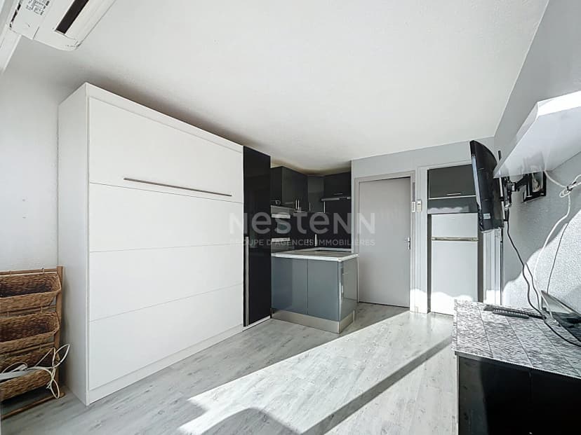 thumbnail of estate's photo