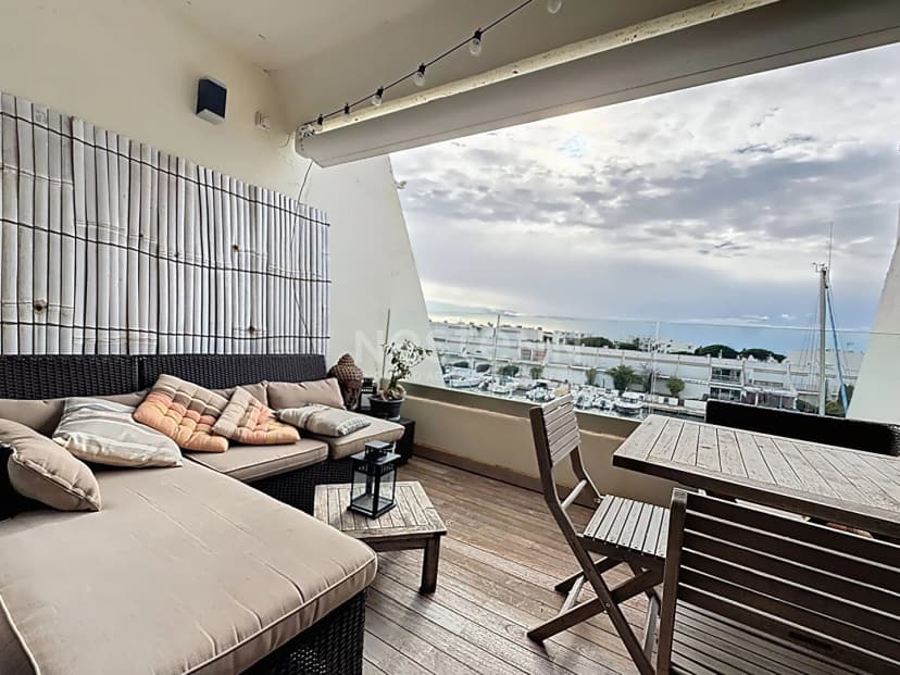 thumbnail of estate's photo