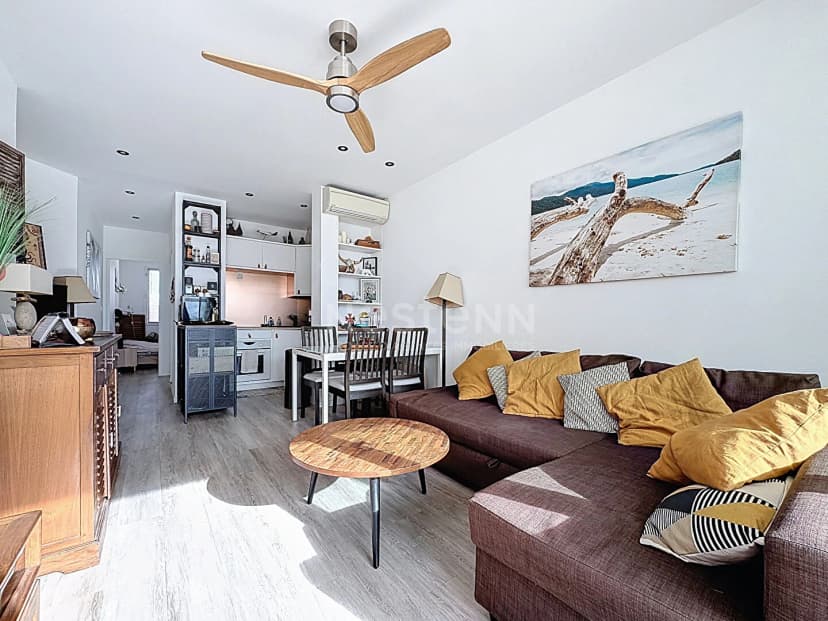 thumbnail of estate's photo