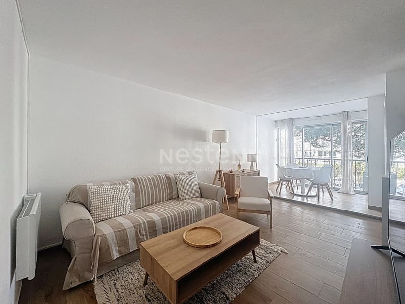 thumbnail of estate's photo