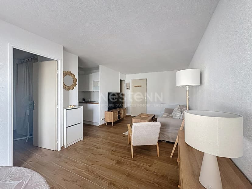 thumbnail of estate's photo