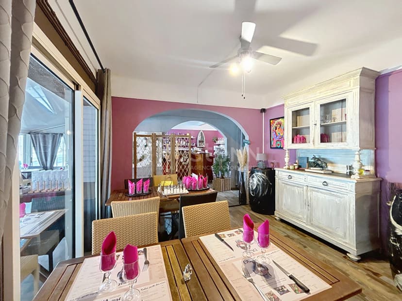 thumbnail of estate's photo