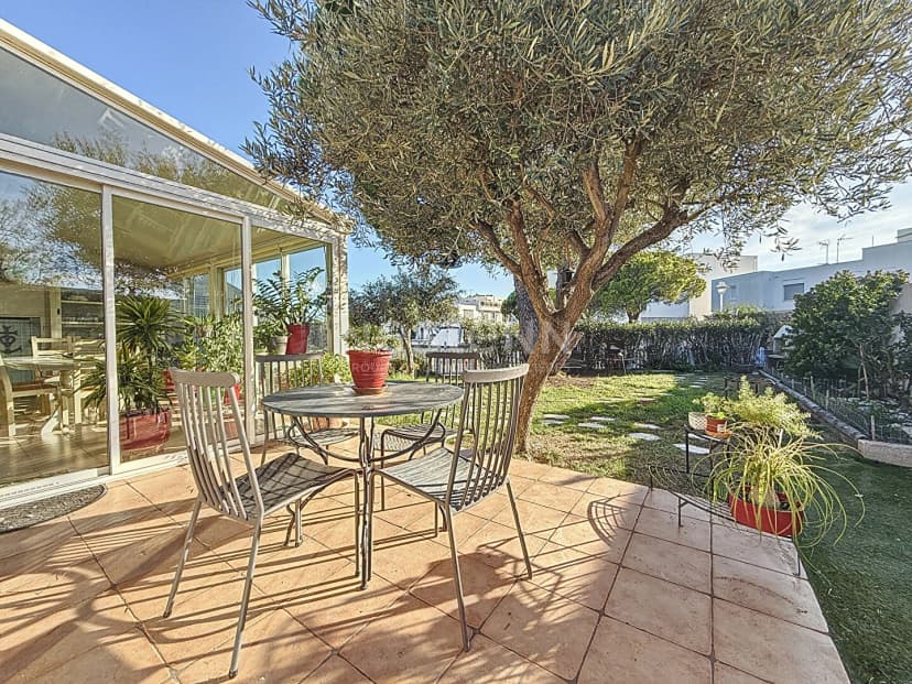 thumbnail of estate's photo