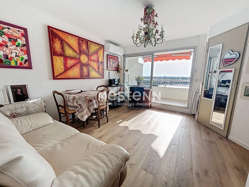 thumbnail of estate's photo