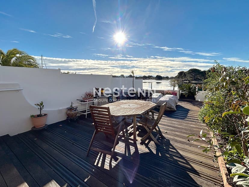 thumbnail of estate's photo