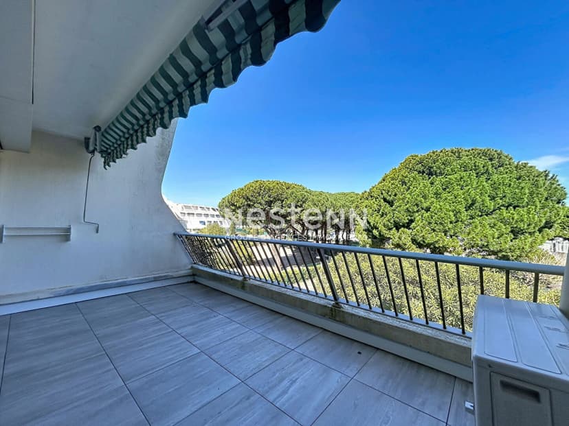 thumbnail of estate's photo