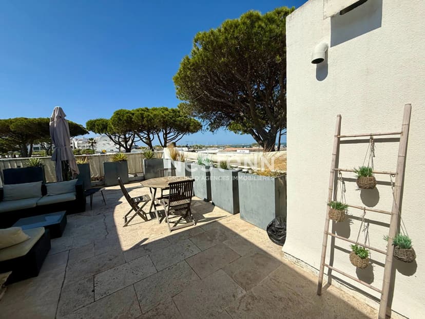 thumbnail of estate's photo