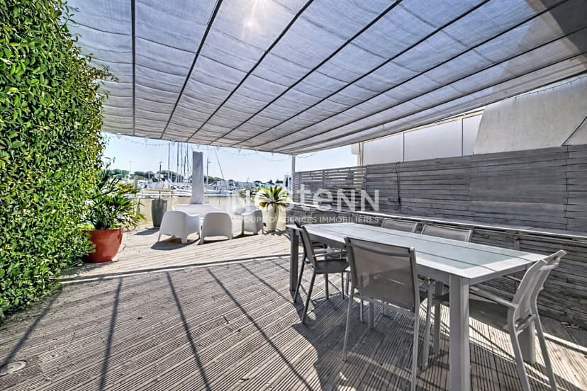 thumbnail of estate's photo