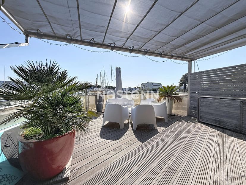 thumbnail of estate's photo