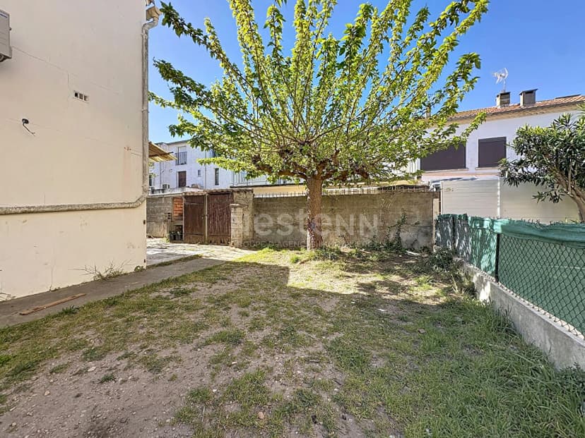 thumbnail of estate's photo