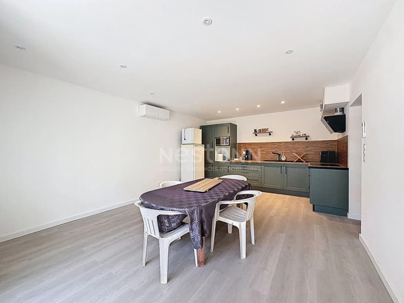 thumbnail of estate's photo