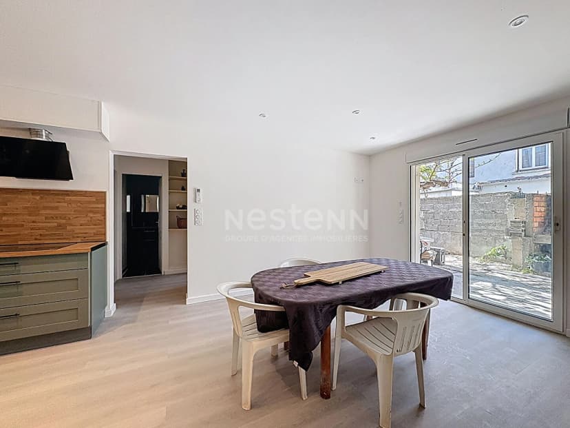 thumbnail of estate's photo