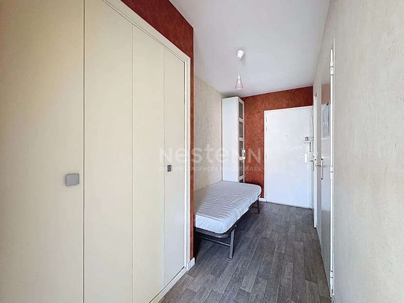 thumbnail of estate's photo