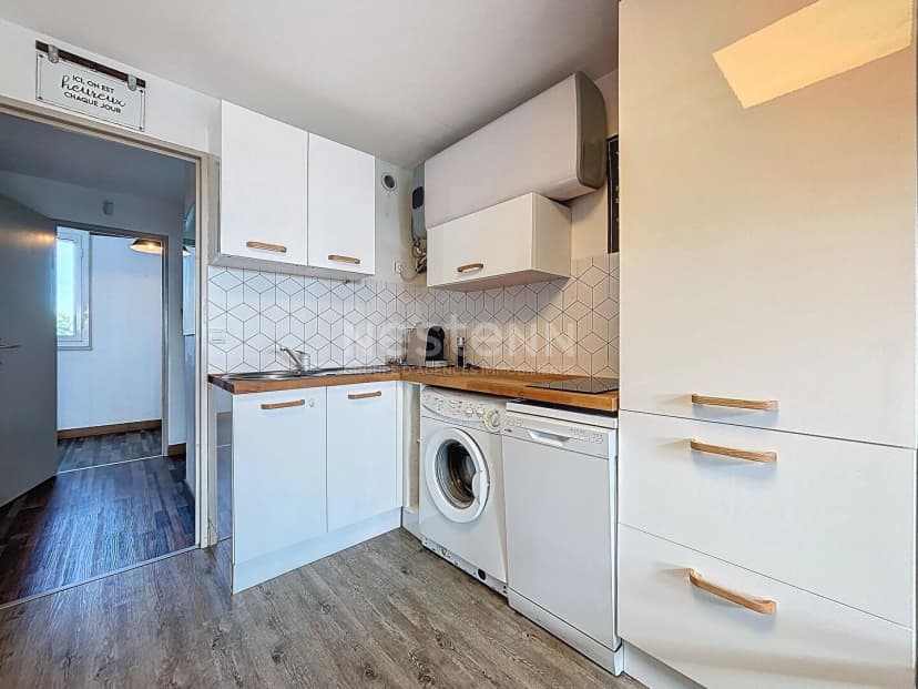 thumbnail of estate's photo