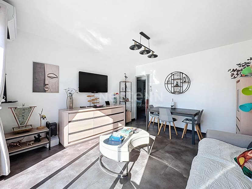 thumbnail of estate's photo