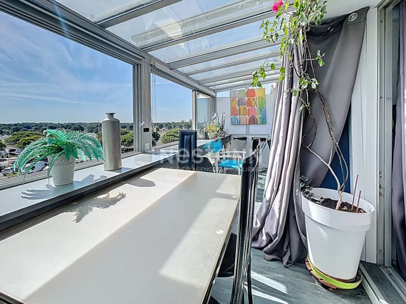 thumbnail of estate's photo