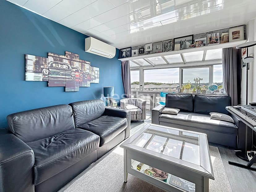 thumbnail of estate's photo