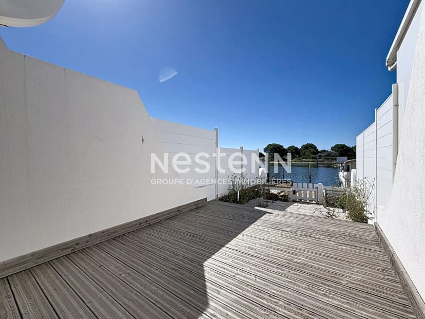 thumbnail of estate's photo